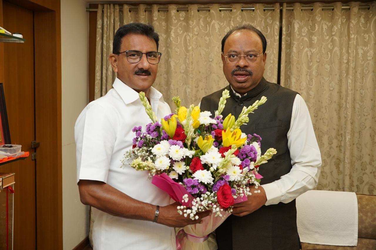 Meeting with Shri. Chandrashekhar Bawankule ji, Minister of Revenue of Maharashtra