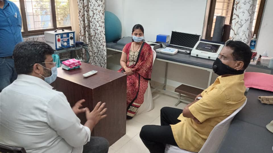 Attended the innaugration ceremony of Swastha Health at Dahisar, Kanderpada Clinic and gave best wishes to owner Dr. Dimple Modi for future endeavour!