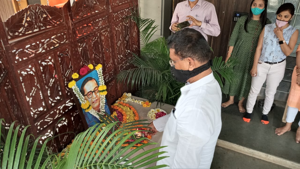 Paid Tribute and Offered Wreaths to Bharatratna Dr. Babasaheb Ambedkar's Photo at BJP Public Relations Office in Borivali today on the occasion of Bharatratna Dr. Baba Saheb Ambedkar Jayanti! 