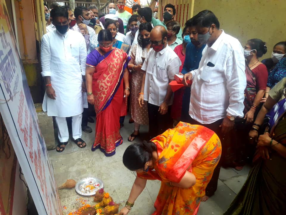 Performed Bhumi Pujan Ceremony for the Flooring work that will be carried out using MLA Development Fund at the premises of Suryadarshan C.H.S. at Gorai-1, Plot No. 110, Borivali (W). Corporator Mrs. Ajnali Khedkar, BJP Padadhikaris and Karyakartas were a