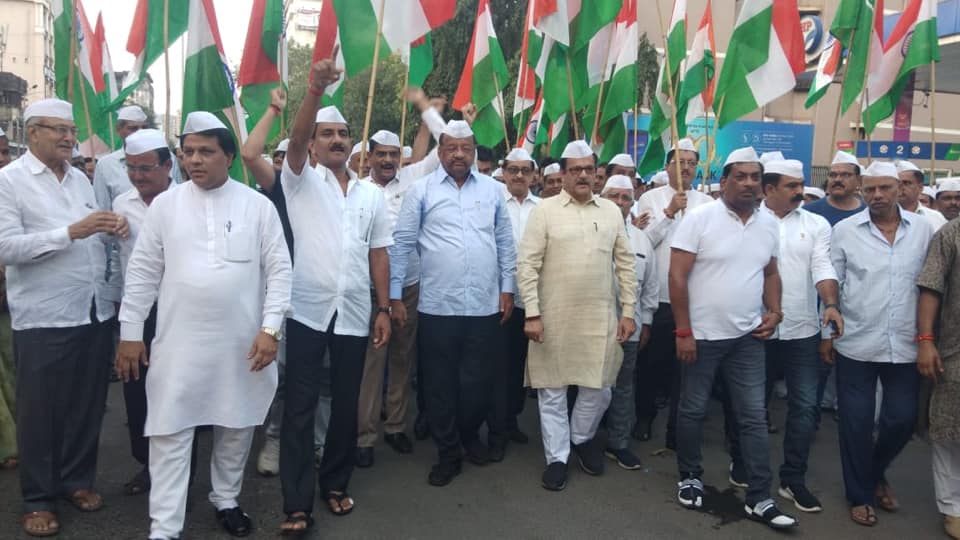 Shri. Sunil Rane participated In Tiranga Padh Yatra near Kandivali Recreation Club.