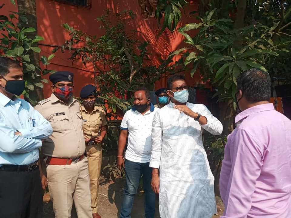 Based on the innovative idea of constructing link road from Gorai-2 to Charkop Sector no.9, went on inspection of the ongoing work along with Forest department officer Mr.Deshpande and Former Corporator Mr.Shiva Shetty.