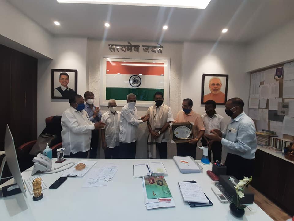 Was felicitated by the Trustees of Chandavarkar Mahavir Swami Jain Temple for the work done for the citizens of Borivali during the crisis of Covid-19. Corporator Mr. Pravin Shah and CA Mr. Chetan Shah were also present at BJP Borivali Office, today.