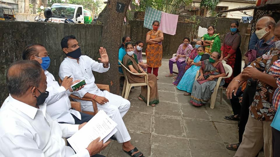 Visited Pitruchhaya Society near Rajada Municipal Corporation School in Borivali to discuss regarding issues related to redevelopment of the society. Corporator Mr. Pravin Shah was also present.