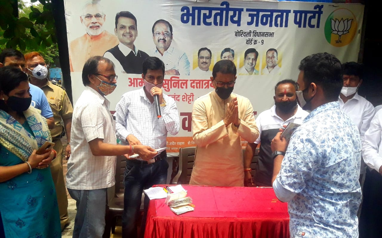 Attended the 'Ayushman Bharat Card' Distribution program organised for the local citizens to take the benefit of this scheme at BJP Public Relations Office, Gorai Pragati Naka, Borivali (W). Former Corporator Mr. Shiva Shetty, BJP Padadhikaris and Karyaka