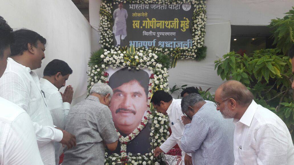 Paying Tribute to Late Gopinathji 