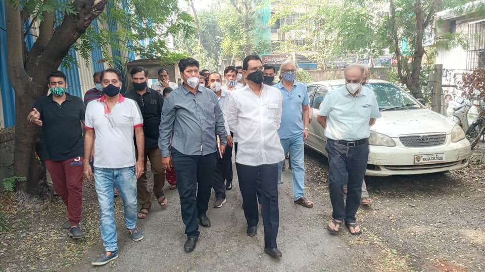 Visited Ayodhya Vrindavan (Haridas Nagar) in Borivali constituency to discuss internal road issues , the issue of a small garden in a neighboring society and also interacted with citizens on other issues along with Corporator Mr. Pravin Shah.