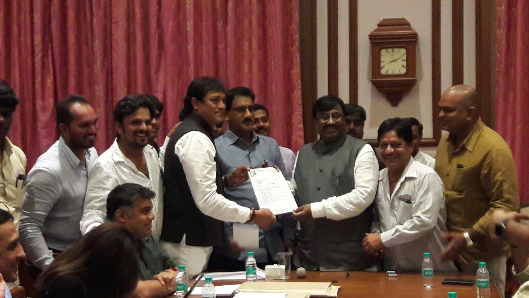 Met Shri. Sudhirbhau Mungantiwar