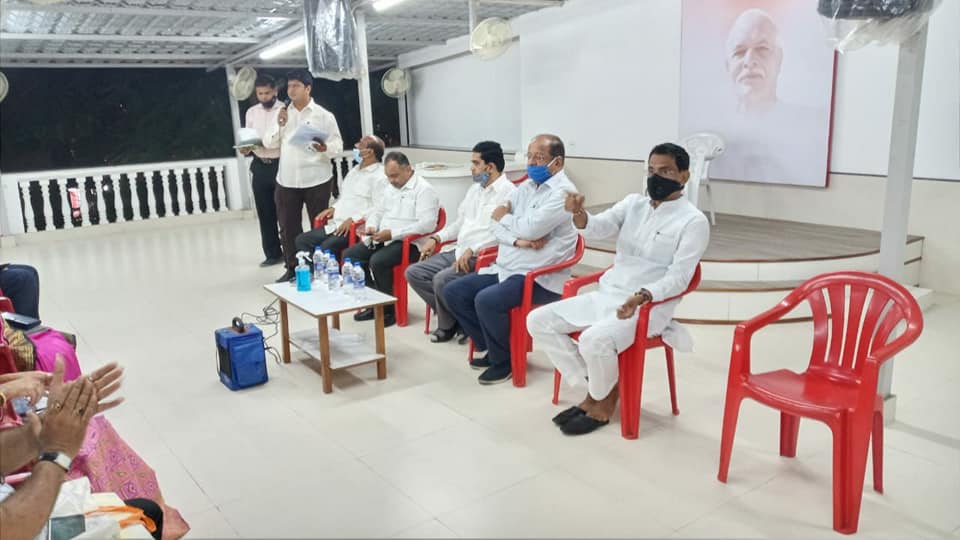 Attended a sanghtan sabha organised by Bhartiya Janata Party. In this meeting, issues like Municipal Corporation 2022 Elections, and raising of funds required for construction of Shri.Ram Mandir were discussed. Senior BJP Leader Mr.Raghunath Kulkarni, MP 