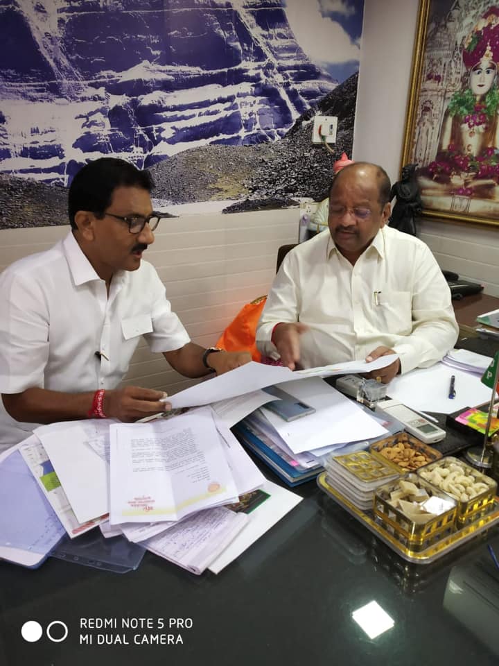 Shri. Sunil Rane began the day with discussing various issues of Borivali Vidhansabha with MP Shri. Gopal Shettyji at his Office