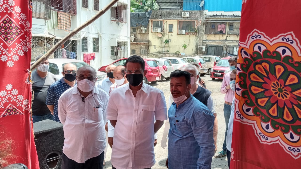 Attended a Blood Donation Camp Organised by International Human Rights Council at Dattani Nagar, SV Road, Borivali (W) Corporator Pravin Shah and BJP's Post Holders and Karyakartas were also present!