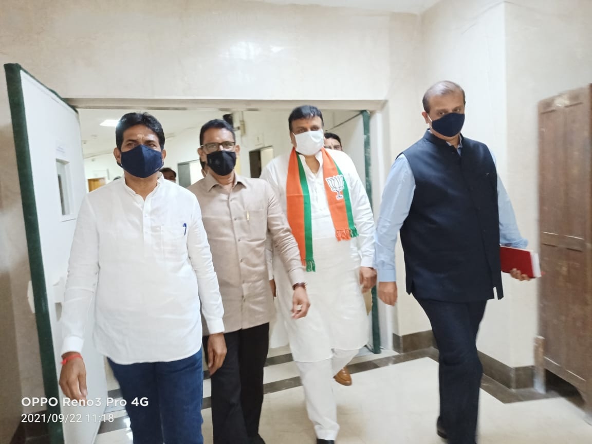 Visited Vidhan Bhawan to file the nomination form for Rajya Sabha of Mumbai BJP General Secretary Shri. Sanjay Upadhyay. Maharashtra State BJP President & MLA Shri.Chandrakant Dada Patil,  Leader of Opposition MLC Shri. Pravin Darekar as well as many BJP 