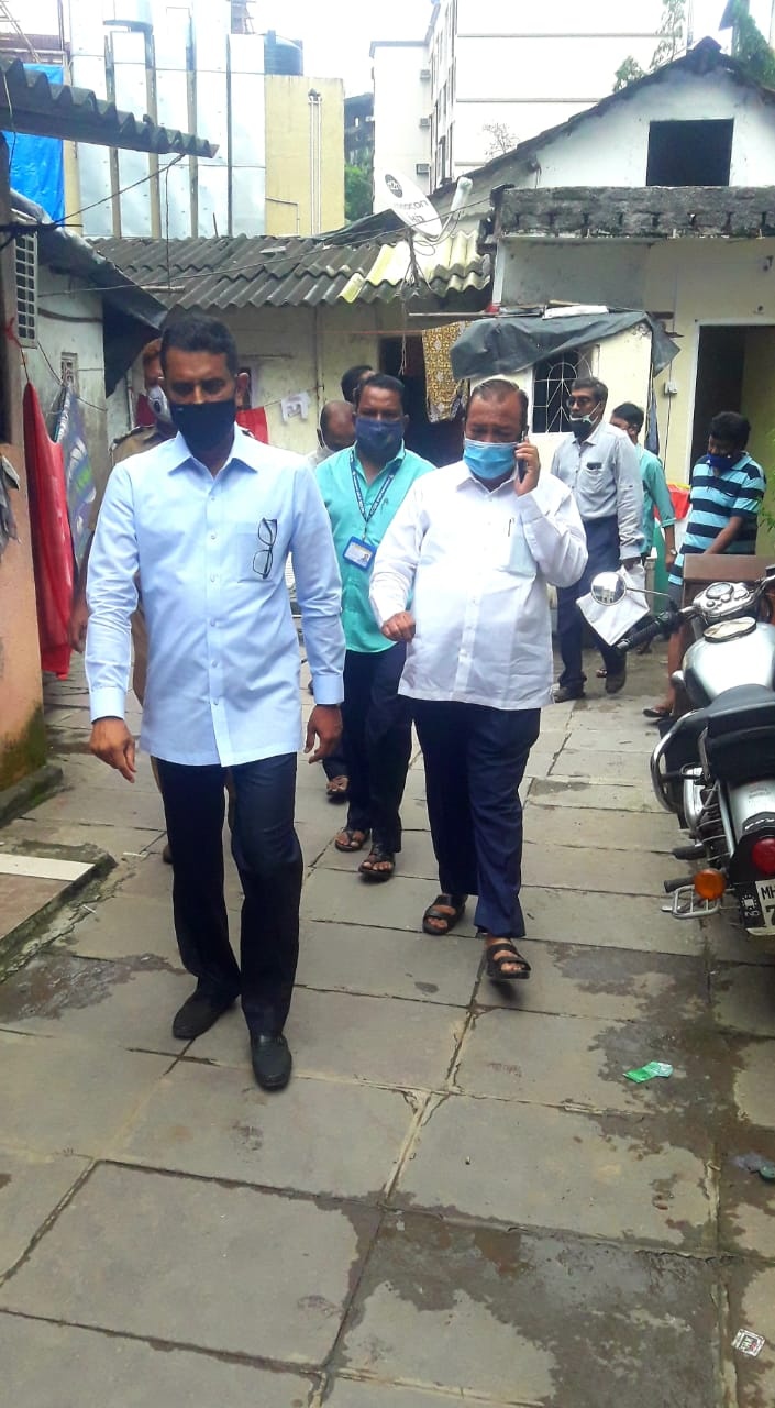 Interacted with the Local Residents of Lokmanya Tilak Nagar, behind Aman Building and BMC Chawl in Chandavarkar Road, Borivali(W), took note of their currently faced concerns and grievances with an assurance of getting it resolved. Sr.Corporator Mr. Pravi