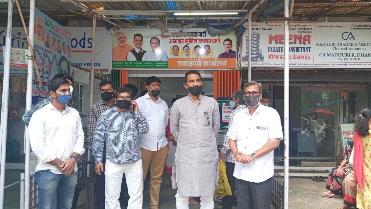 On the occasion of the birth anniversary of an inspirational leader and epitome of Humanity and Unity Pandit Shri.  Deendayal Upadhyaya ji, paid tributes by offering wreaths on his idol and honouring the working class labours for their work at BJP Public 