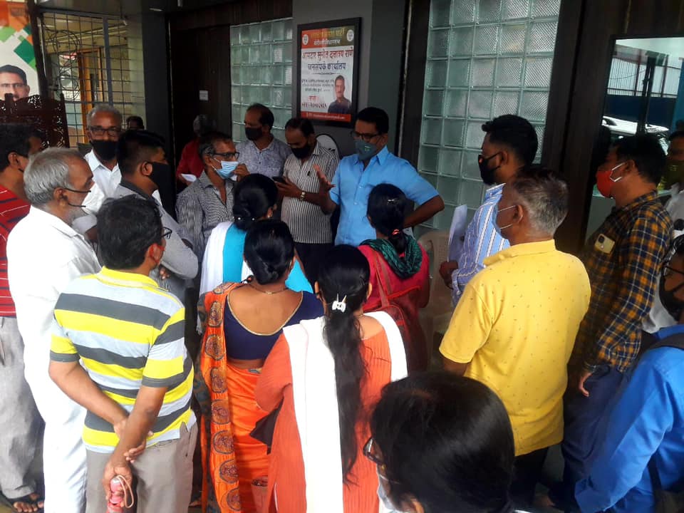 Interacted with the local residents of Borivali on various subjects/issues and took note of their grievances at BJP Public Relations Office, Natakwala Lane, Borivali(W).