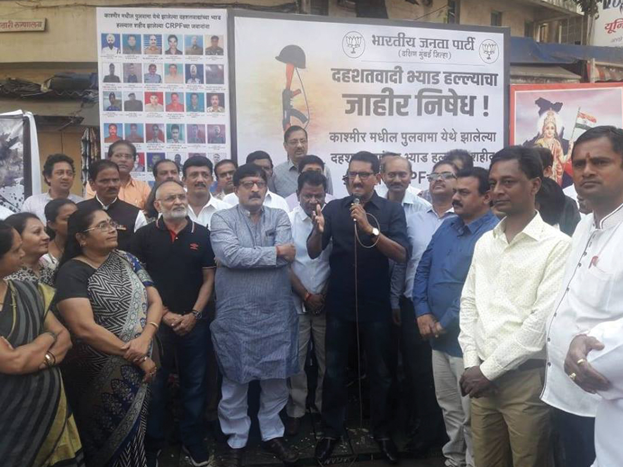 Convenes condolence meets at CP Tank and Dadar 