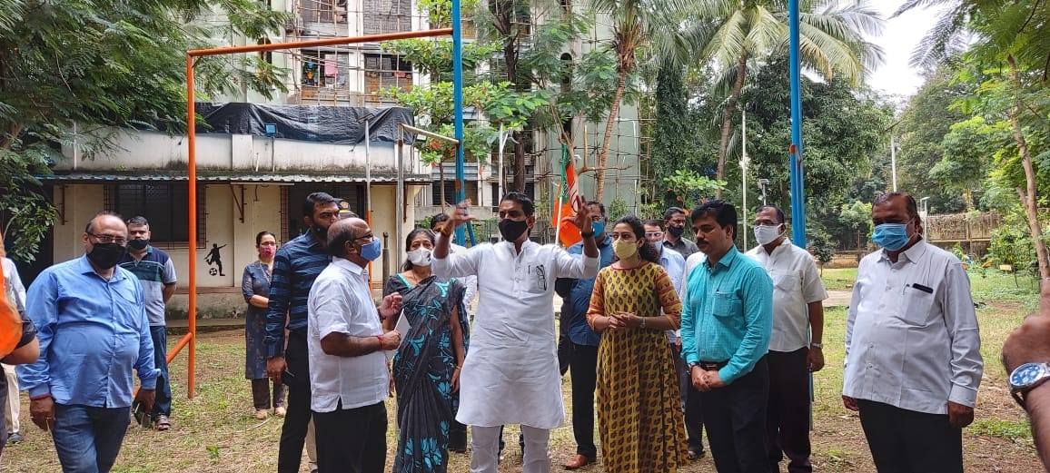 Performed Bhumi Pujan of the Public Lavatory to be made using MLA Development Fund at Ward No. 17, Near Morya Mitra Mandal Ground, Aavishkar Society, Haryana Bhavan, Corporator Mrs. Bina Doshi and local BJP Padadhikaris and Karyakartas were also present!