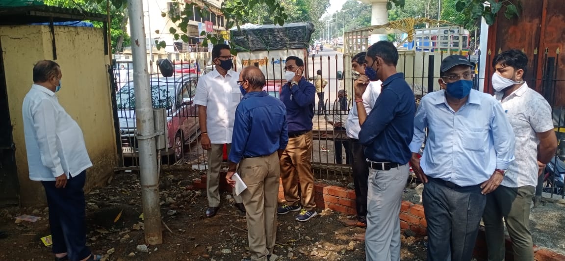 Inspected the site of Swami Viveknand Chowk, S.V. Road, Borivali(W) to check the progress of ongoing beautification work of Swami Viveknanda Chowk carried out using MLA Development Fund along with Sr. Corporator Mr. Pravin Shah and Concerned Authorities.