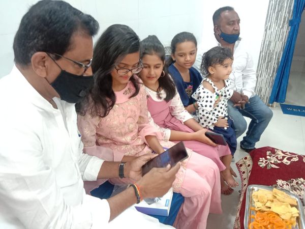 On the auspicious occasion of  Dussehra visited  young bright school going girls  Ms.Vanshika Parmar, Ms.Srushthi Gupta & Ms. Aditi Prasanna Shirke from Borivali and gifted them an Electronic Tab to support their online education under the initiative 