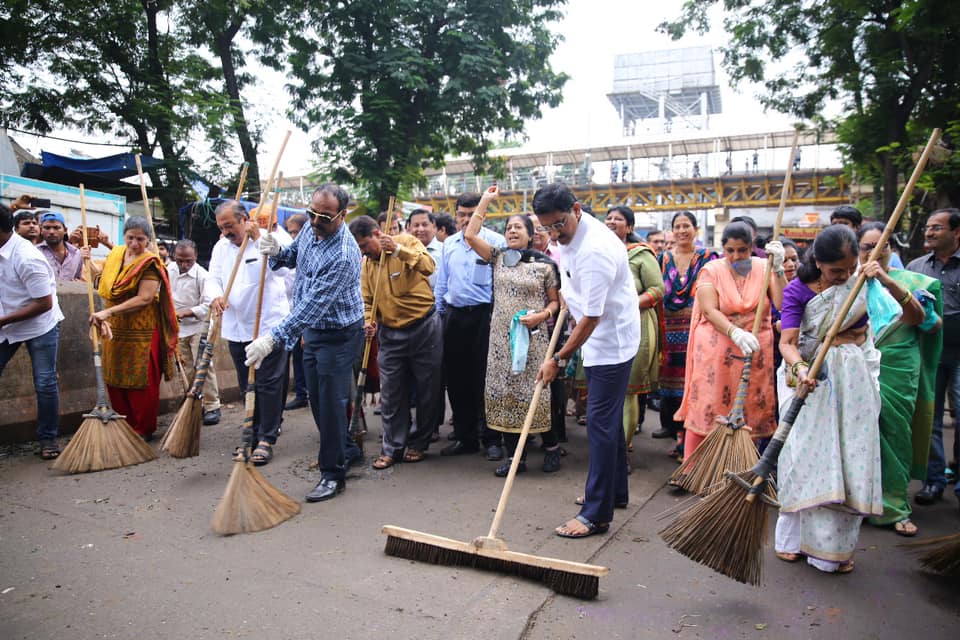 Clean up drive organised at Fruit & Vegetable Market, Borivali West this morning.