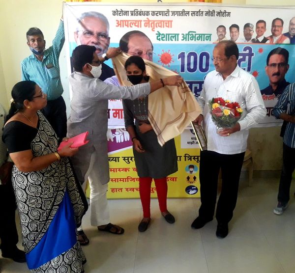 The Bharatiya Janata Party, Borivali Legislative Assembly today honored Covid Worriers in Ward No. 14, Borivali (E) for their contribution in achieving 100 crore vaccination target of Honorable Prime Minister of India Shri.Narendra Modi. North Mumbai MP S