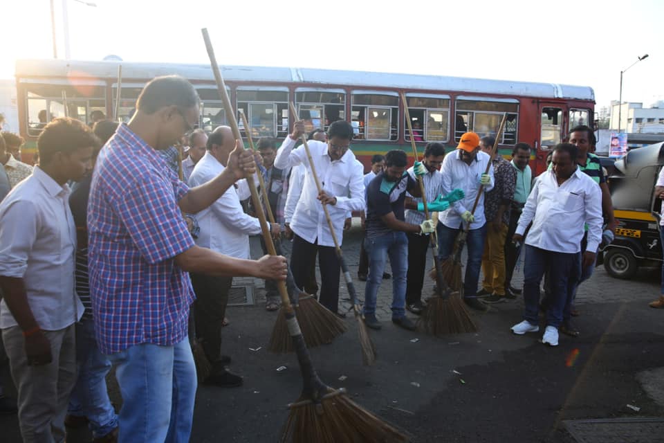 Clean Up drive organised this evening at Borivali East Station
