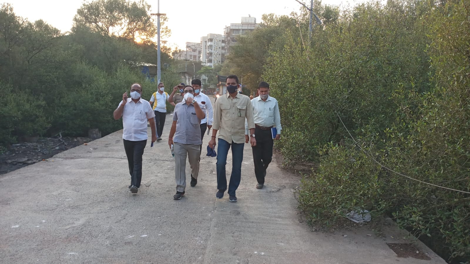 Under the Innovative Scheme of Central Govt. & Hon'ble Prime Minister Shri Narendra Modiji, went for an inspection tour to Gorai and Manori Villages at 7:00 am this morning accompanied by local fishermen, Tribal Brothers & Nature Lovers to inspect the pos