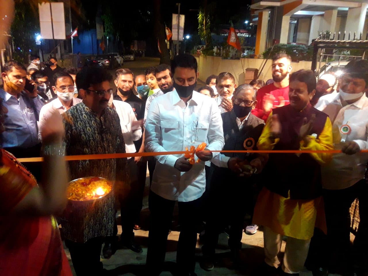 Attended the inauguration ceremony of the Jogging Track at Civic Park Federation, Kastur Park, Borivali(W), Dr. Amit Aaroskar who served Sr. Citizens of the nearby areas out of philanthropic act during the Covid Pandemic was honoured for his humanitarian 