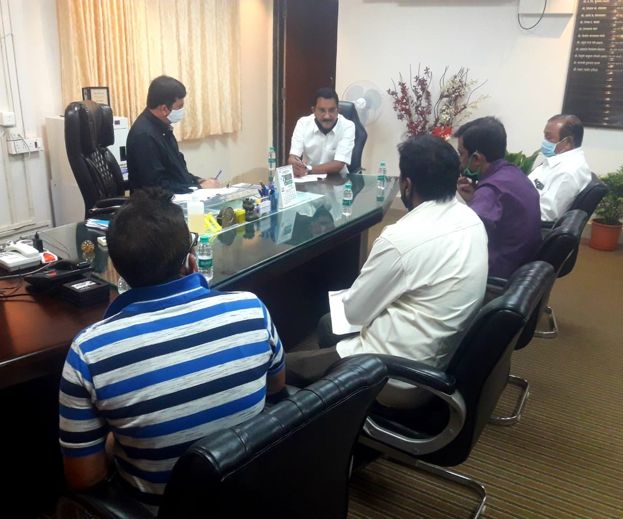 An emergency meeting was held today with Assistant Commissioner Mr. Waqar Javed Hafeez at Borivali West, Central Division, Brihanmumbai Municipal Corporation, on the issues of drinking water of the citizens of Gorai.  