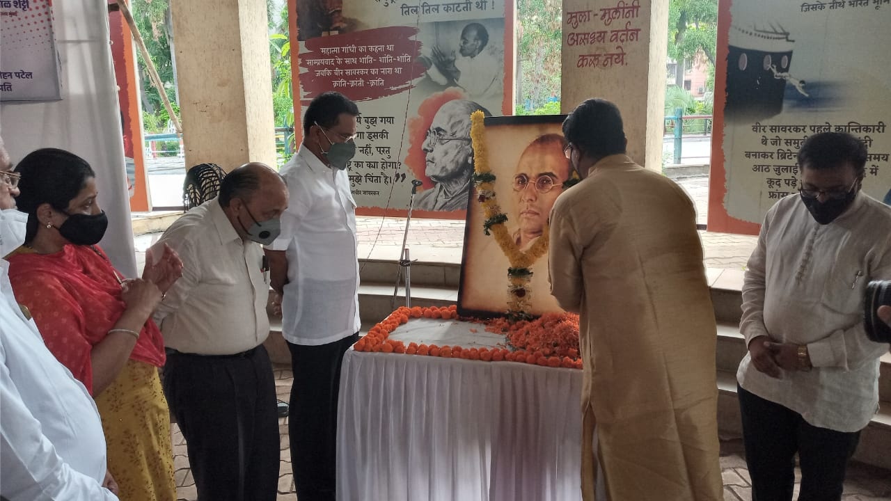 Addressed the crowd at the program organised on the occasion of Swatantryaveer Vinayak Damodar Savarkar?? birth anniversary held at Savarkar Udyan in Borivali, organised by Swantryaveer Savarkar Udyan Samiti  and Poisar Gymkhana with Raviraj Paradkar as a