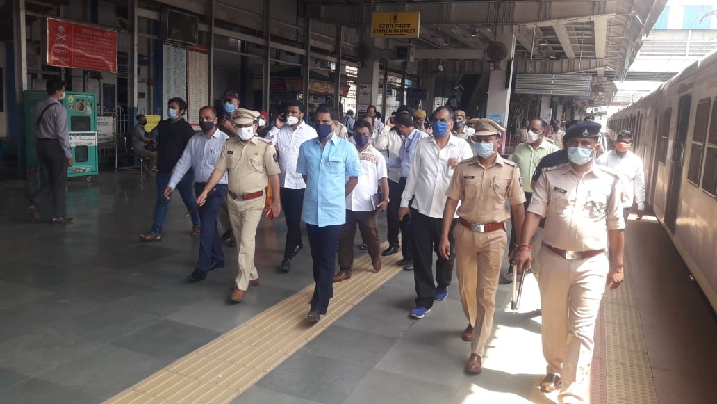  Inspected the Borivali Railway Station and also paid a visit to the 