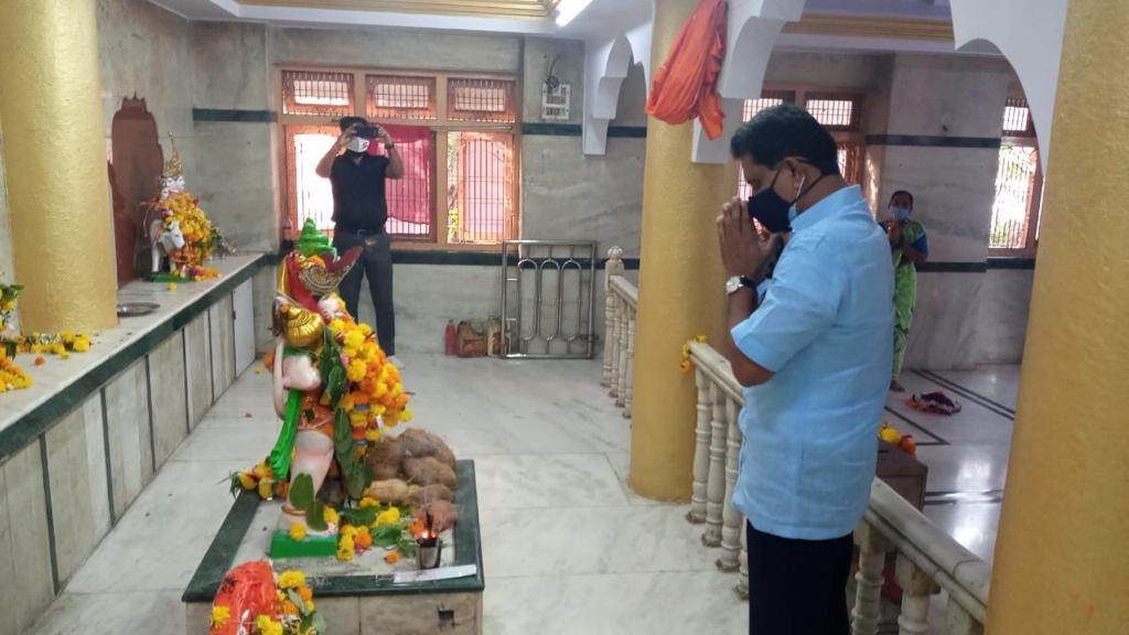 Visited the Hanuman Temple at Manori, Borivali to seek blessings following all social distance protocols on the occasion of Hanuman Jayanti !
