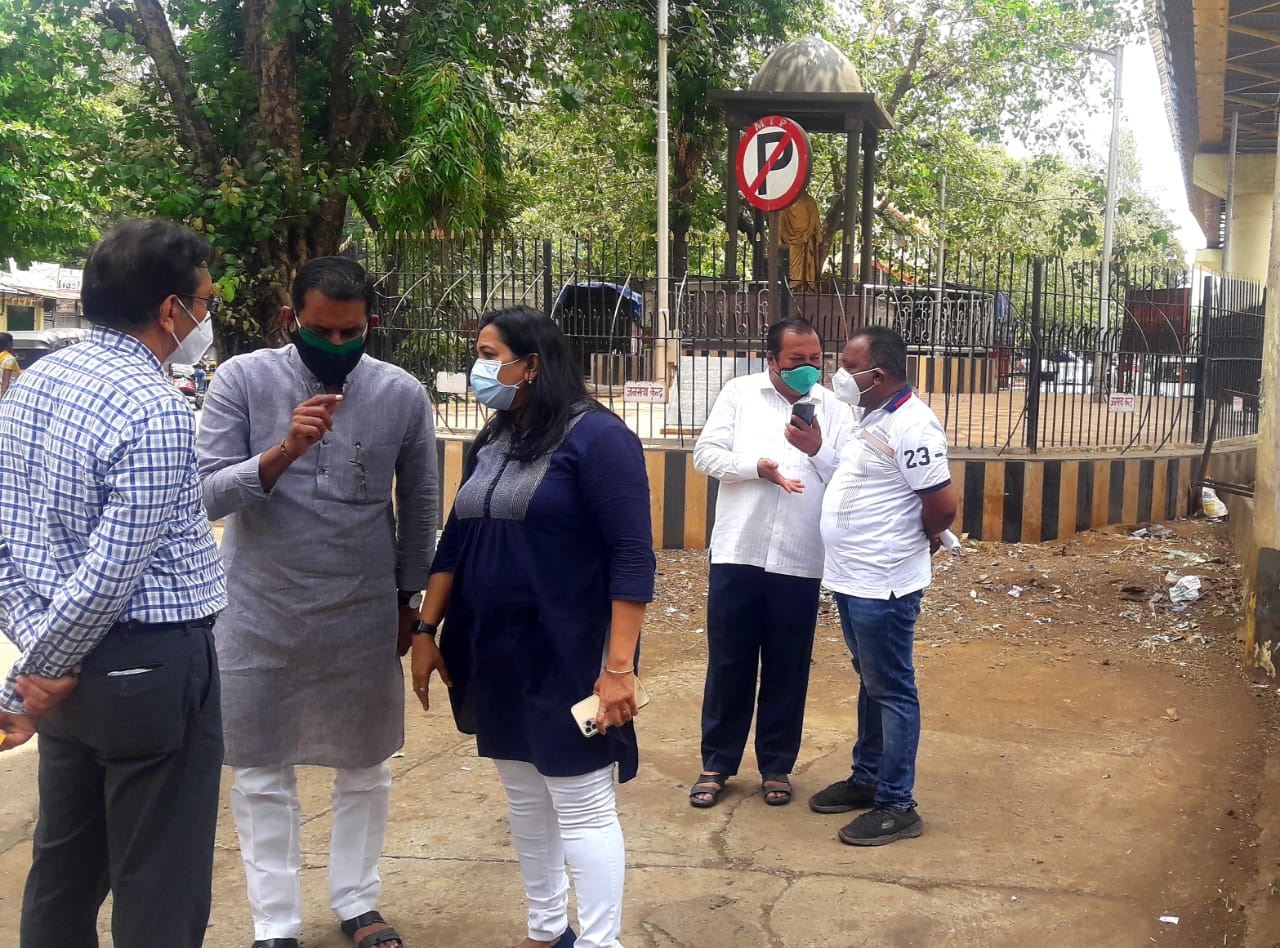 Visited Jambli Galli , Ward No. 15 in Borivali this morning and was made aware by the local residents regarding the poor conditions of the Roads as well as the unsanitary condition caused due to the trees fallen down by the severe Tauktae cyclonic storm. 