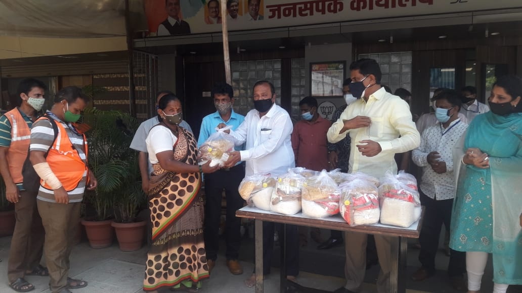 Grocery kits were distributed at Borivali Public Relation Office to all the BMC cleaning contract staff who have been working with full dedication despite the difficult situations around caused due to Corona!