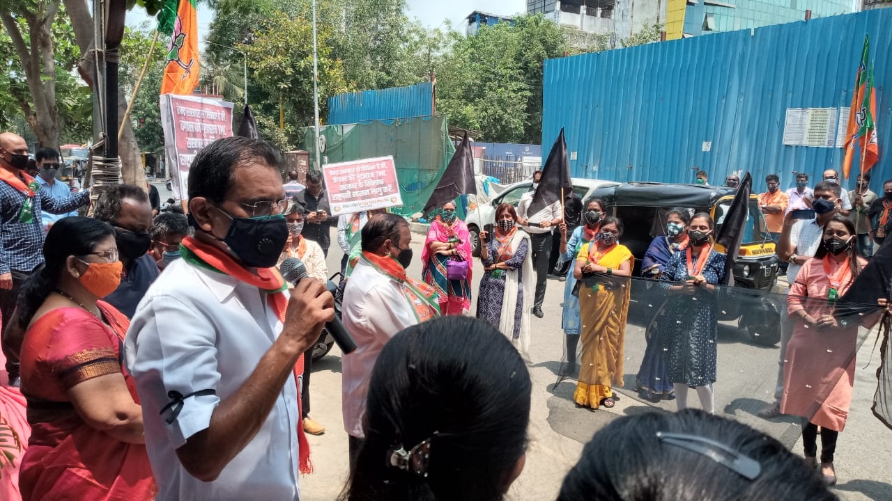 Staged a sit-in protest and participated in the nationwide agitation at Borivali against the genocide and painful atrocities being perpetrated on BJP workers and followers-  harassing women, vandalising homes, setting offices and shops on fire, brutal kil