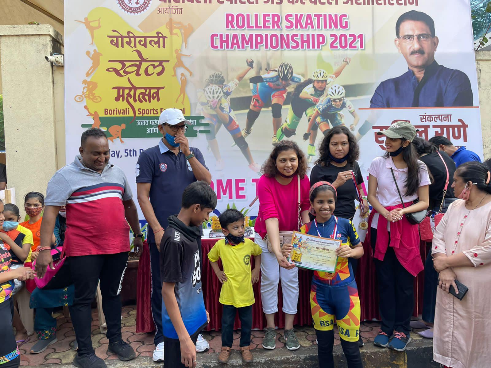 The Borivali Sports Festival 2021, organized by Borivali Sports and Cultural Association, on eight-day today, witnessed the participation by Skaters enthusiastically in this tournament. Seeing the enthusiasm of all these players, energy flowed into the at