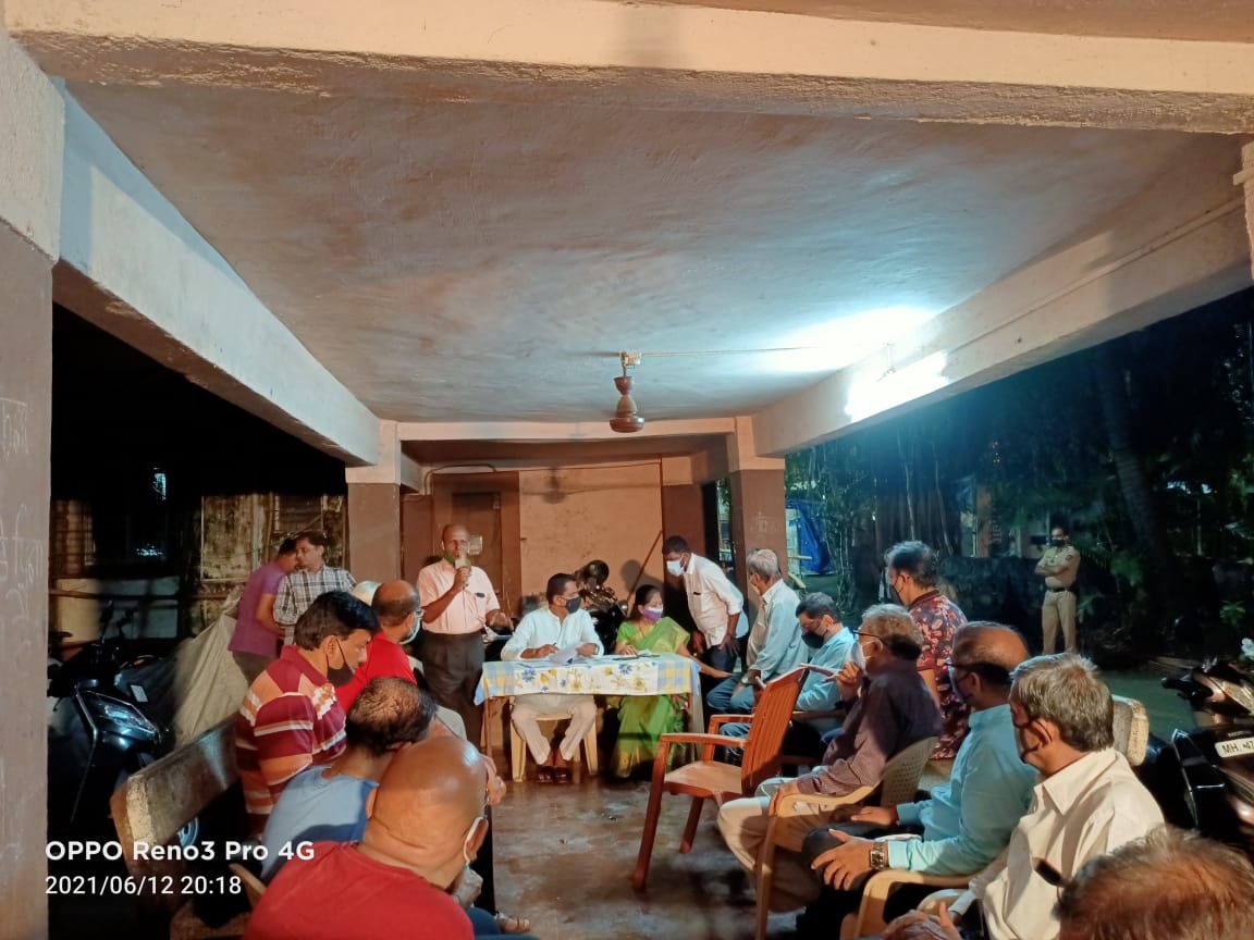 A meeting was organised to have a discussion on the conveyance deed with the members of Punit Nagar Co-Operative Housing Society ,Plot No. 3 ,Ward 17, Borivali West. Corporator Mrs. Bina Doshi was also present during the discussion !