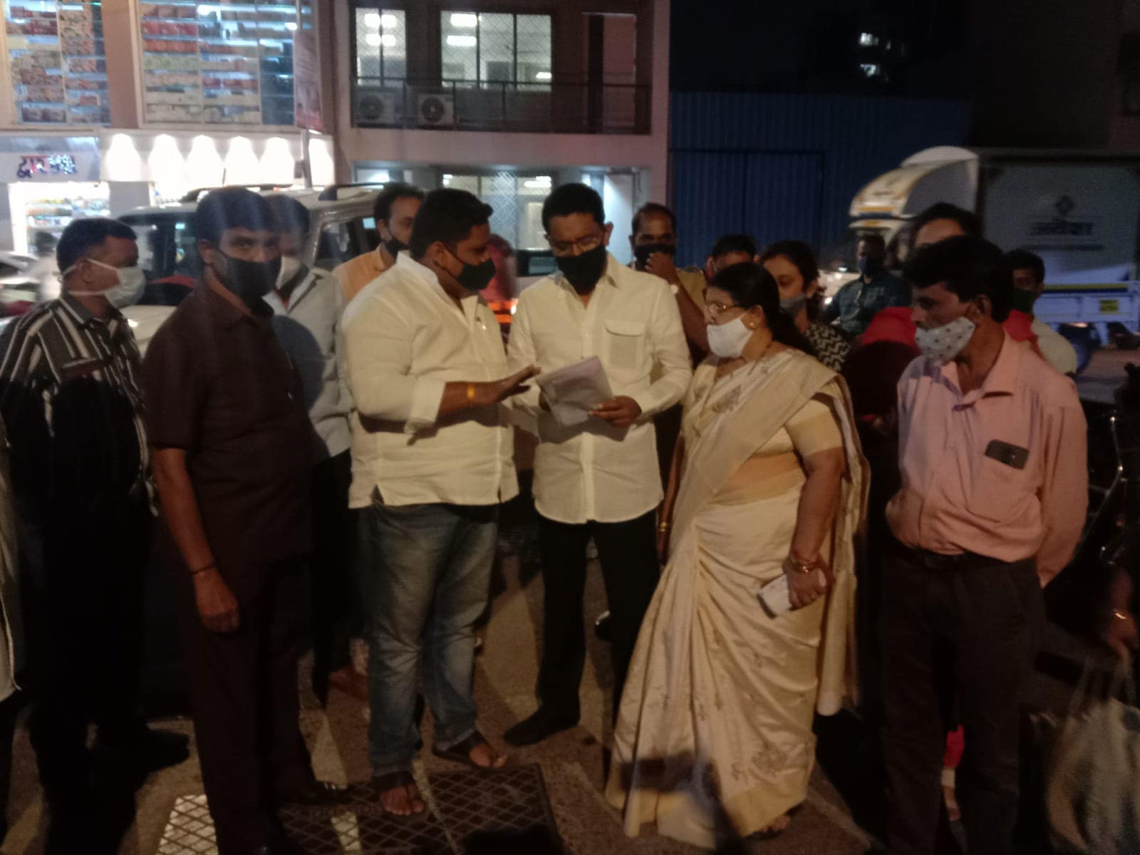 Under the ??anasampark Abhiyan Feri no.1??visited Bhimnagar Lane No. 1,2,3,4,5 along with the Karyakartas to understand the issues faced by local citizens. Corporator Mrs. Anjali Khedkar and former Corporator Mr. Shiva Shetty were also present!