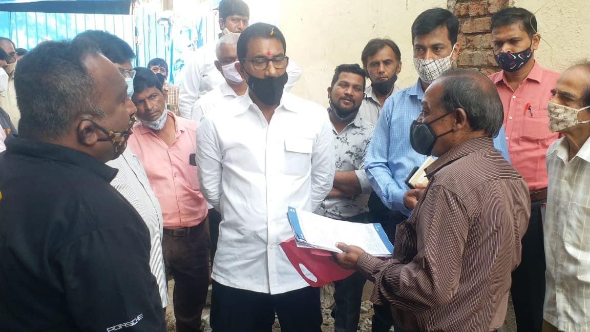 Under the ??anasampark Abhiyan Feri no.2??visited Ward No. 9, Gorai 2 to understand the issues faced by local citizens. Former Corporator Mr. Shiva Shetty and Former Deputy Mayor Mr. Mohan Mithbaokar were also present!Under the ??anasampark Abhiyan Feri n