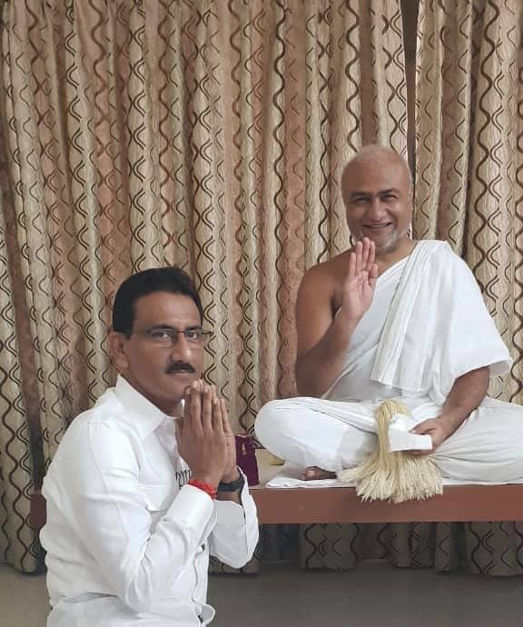 Shri. Sunil Rane took blessings Of Param pujya Nayapadmasagar ji maharajsaheb