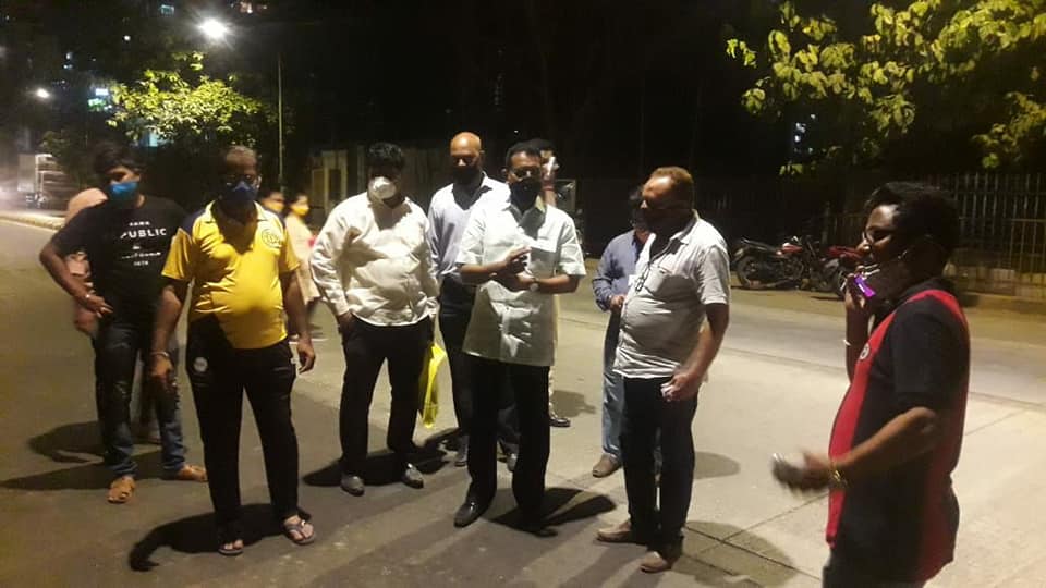 Walked down from the Borivali BJP Office and met citizens from Shimpoli, Chikuwadi and Gorai-1 and interacted with them regarding the problems faced by them.  Also, met a few citizens in the BJP Gorai office.