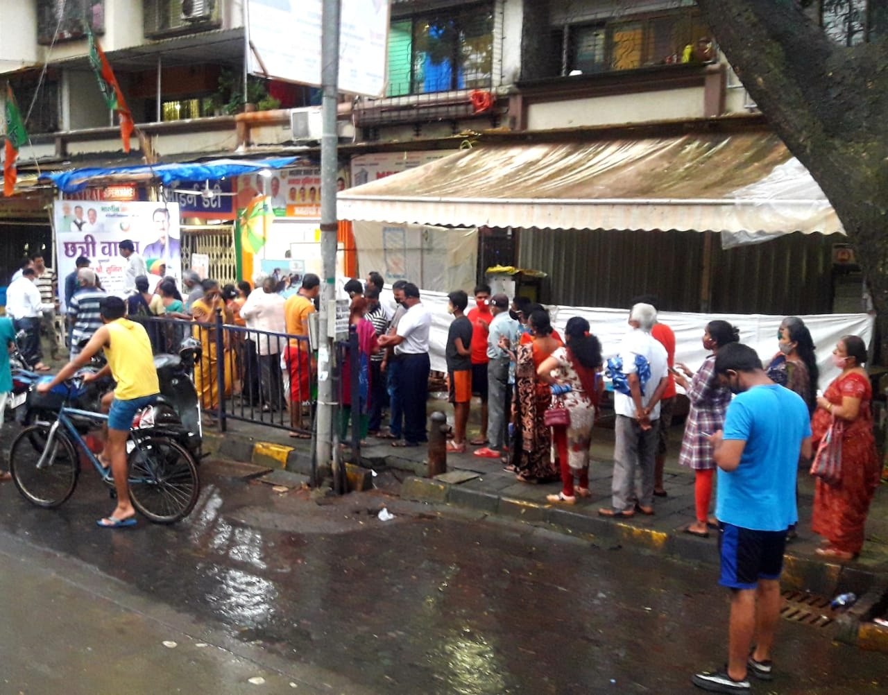 Distributed Umbrellas to the Citizens for this Monsoon season at BJP Public Relations Office, Ward No. 18, Charkop, Kandivali (W). Also took note of the grievances raised by the Sr. Citizens who visited the office and assured them of the earliest resoluti