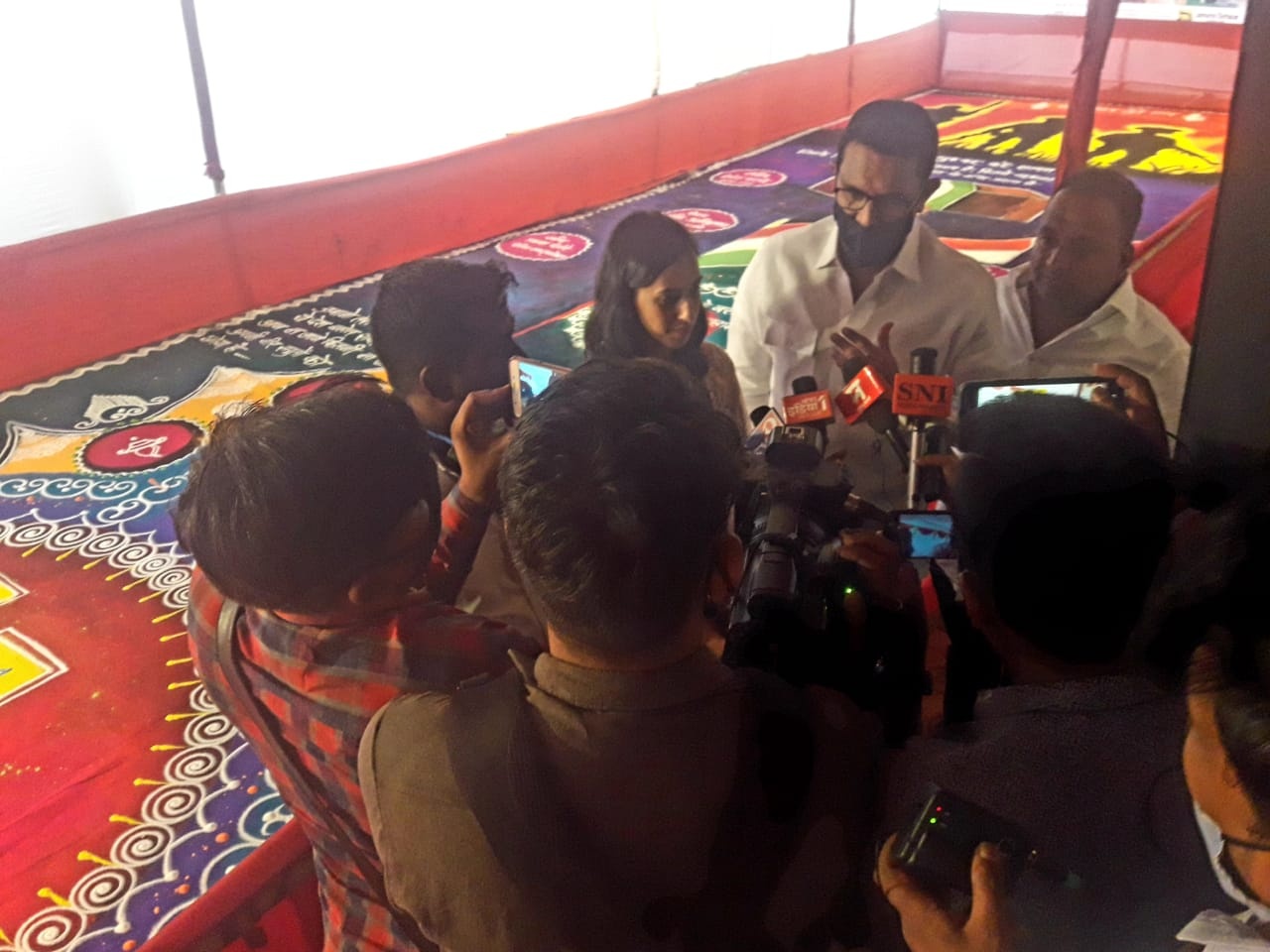 Attended the inauguration ceremony of Maha Rangoli Exhibition at Acharya Narendra Vidya Mandir, opposite of Babhai Fish Market, Borivali (W). Mrs. Varsha Rane, former corporator Mr. Shiva Shetty, Ms. Rashmi Vispute and Mrs. Seema Chandwarkar, BJP Padadhik