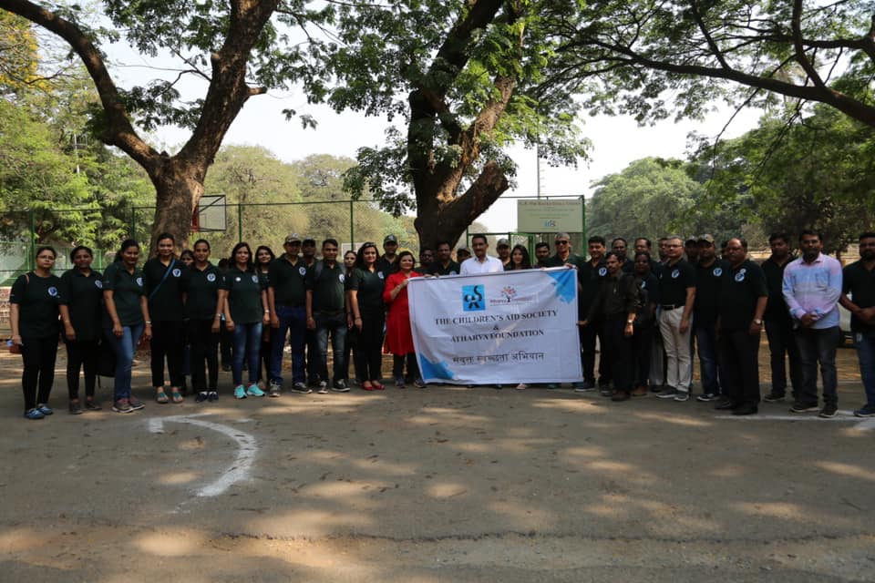 The Chembur Children's Home and Bal Kalyan Nagri Agarwadi were gifted with TV Sets and Cricket Bats by Shri. Sunil Rane
