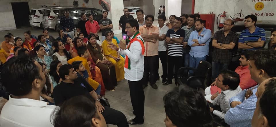 Shri. Sunil Rane meeting with residents of Satra Park, Borivali West