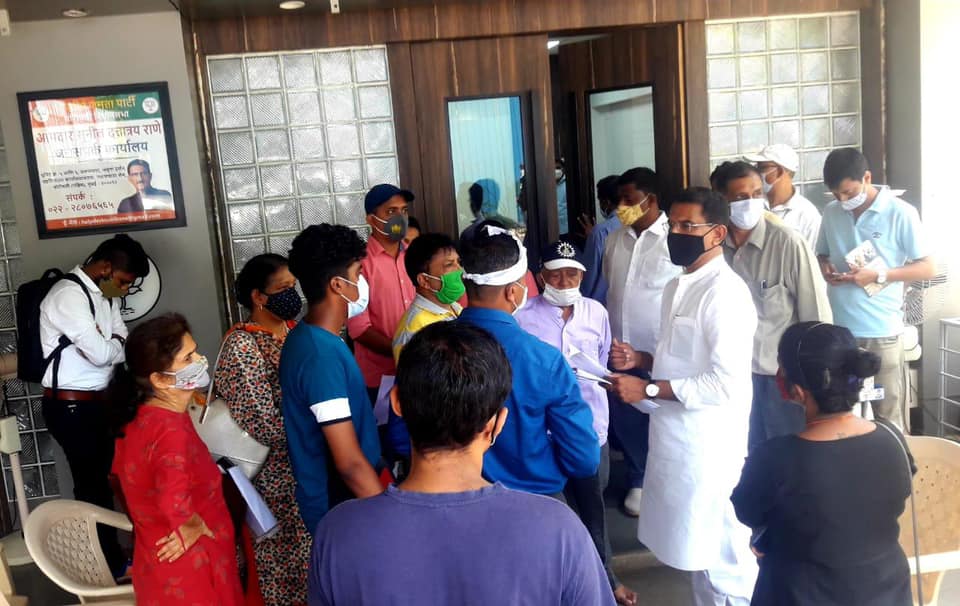 Slum Dwellers of Bhimnagar, Lane No.3, Gorai-01, Ward No.16, Borviali (W) visited BJP Public Relations Office at Natakwala Lane, Borviali to discuss their slums related concerns. Also local residents placed their grievances about various issues, took note