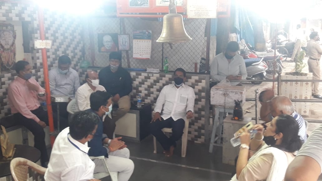 Visited Ravi Kiran C.H.S  in Borivali East and discussed various issues faced by the residents along with the building representatives. Ward No. 13 Corporator Vidyarthi  Singh was also present !