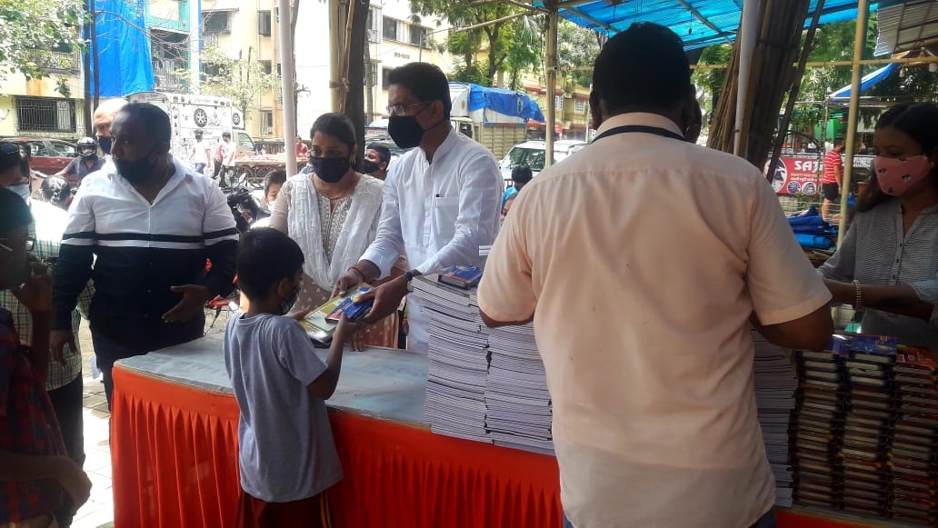 Notebook and Compass Box Distributuion Event was organised for school  students of Std 5th to 10th at BJP Public Relations Office, Ward No. 18,  Former Corporator Mr. Shiva Shetty, BJP Post Holders and Karyakartas were also present!