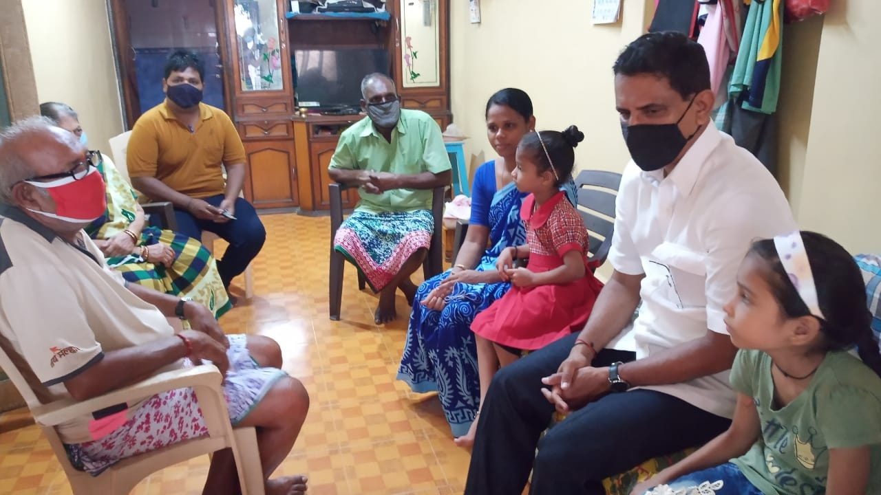 A Chronic Ailment have resulted into an untimely death of Late Rohit Narayan Koli, a resident of  Manori Village causing a grief and unsecured future to the family. Today, visited their family to give heartfelt condolences on their loss and assured them t