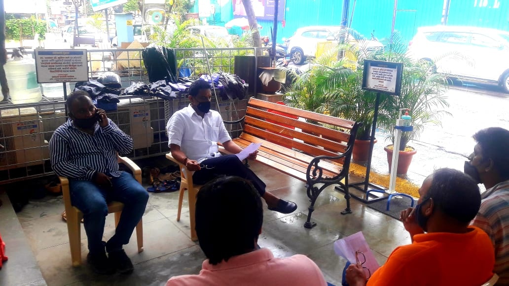 A discussion was held at BJP Public Relations Office of Natakwala Lane with the residents of Old M.H.B. Colony, Ward No. 9, MHADA S.R.A Building Nos. 6, 8 and 9 regarding the increase in the rent amounts and water related issues faced by them and the poss